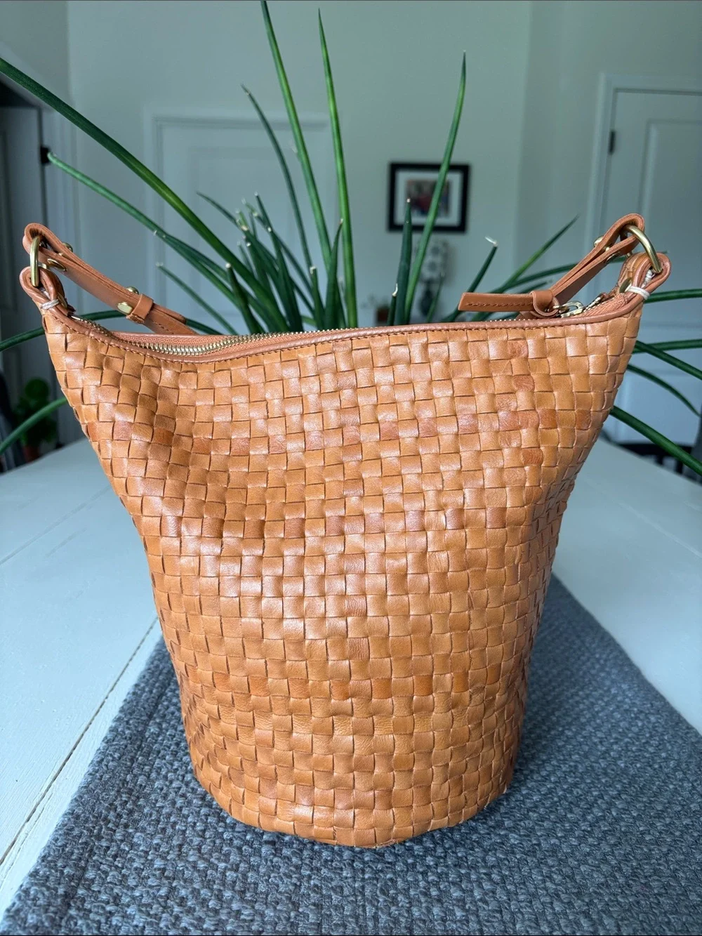 Clare V Petite Jeanne Woven Bucket Bag in Natural - Picture 2 of 12